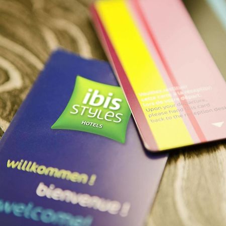 ibis Styles Guyancourt Versailles Extérieur photo