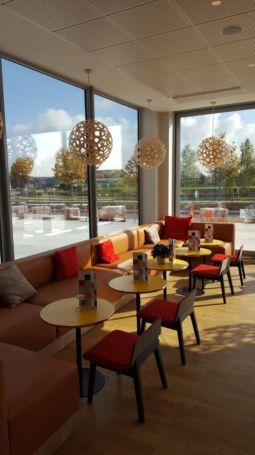 ibis Styles Guyancourt Versailles Extérieur photo